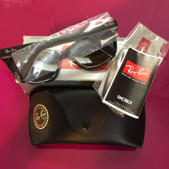 NIB RAY BAN WOMEN'S Black on Clear Sunglasses - Picture 3 of 7